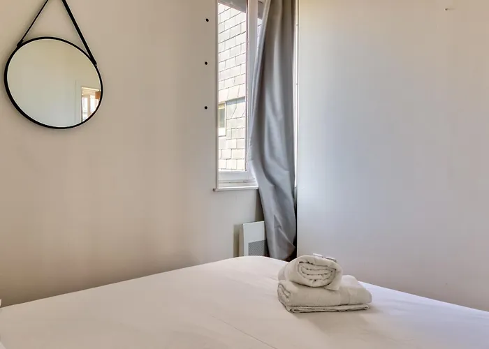 Petit Castel - T2 De 39m Au Coeur De Rue Du Gros-horloge !